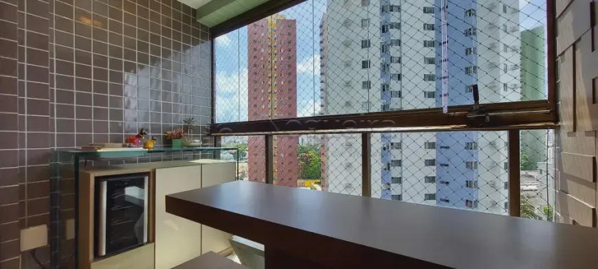 Foto 1 de Apartamento com 3 Quartos à venda, 90m² em Madalena, Recife