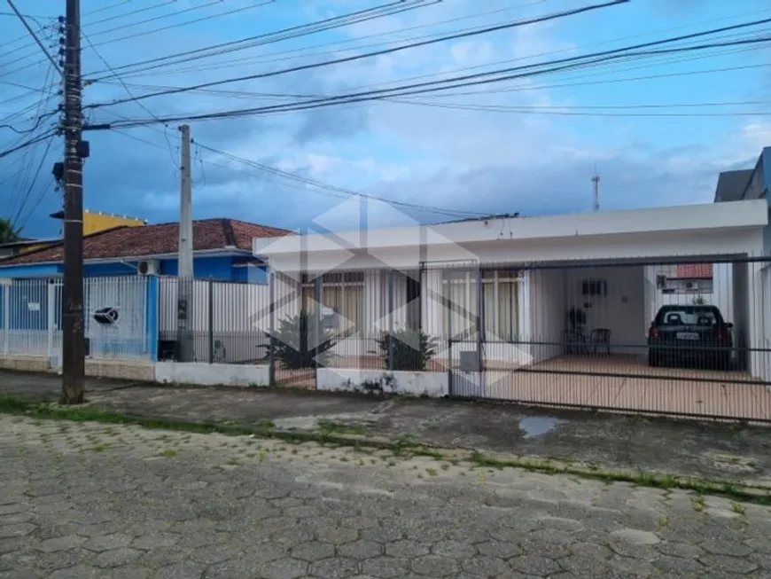 Foto 1 de Casa com 1 Quarto para alugar, 60m² em Santa Mônica, Florianópolis