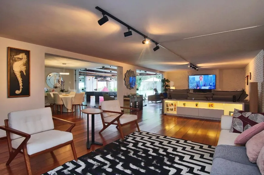 Foto 1 de Casa com 4 Quartos à venda, 460m² em Alto de Pinheiros, São Paulo