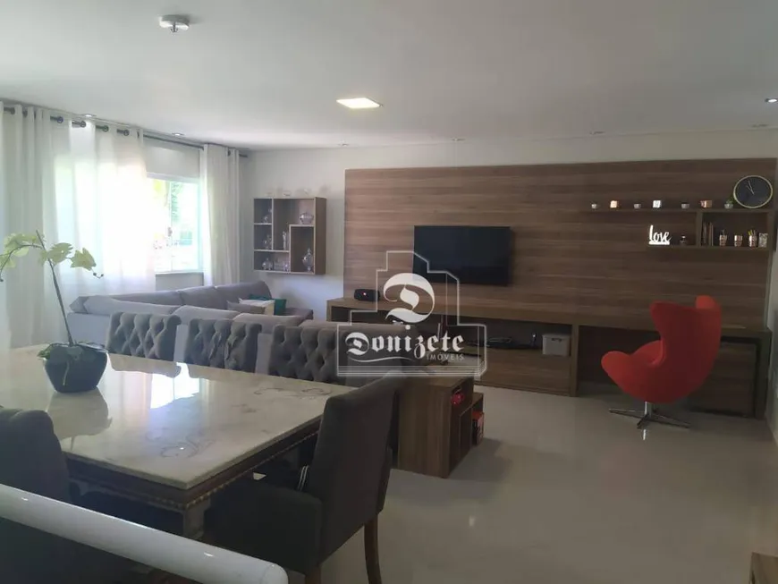 Foto 1 de Sobrado com 3 Quartos à venda, 215m² em Vila Assuncao, Santo André