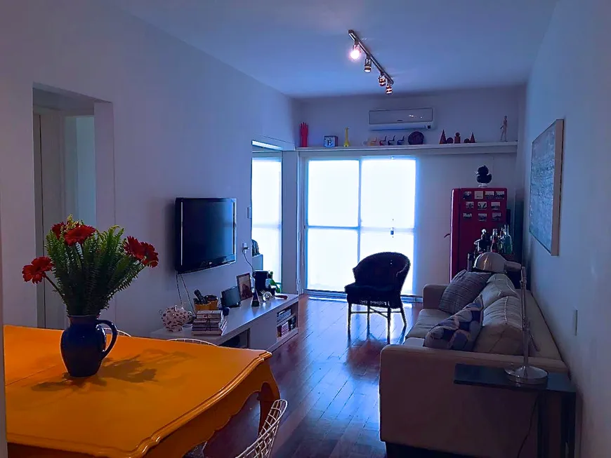 Foto 1 de Apartamento com 2 Quartos à venda, 83m² em Lagoa, Rio de Janeiro