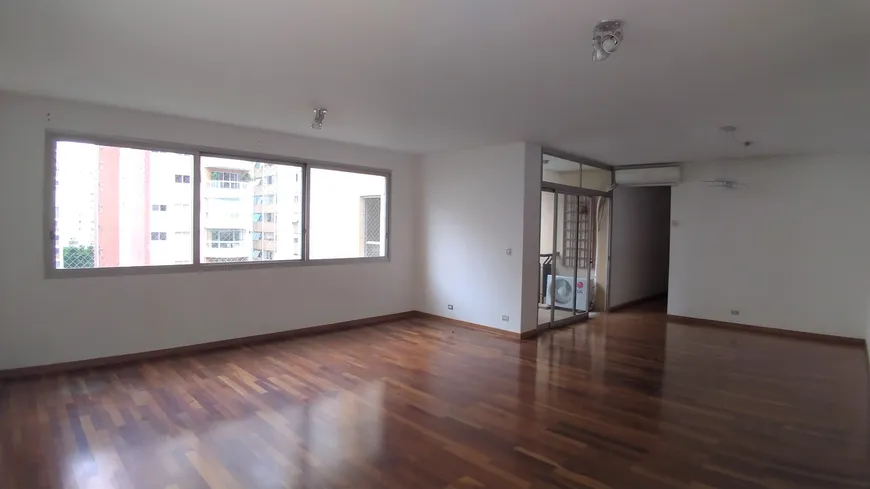 Foto 1 de Apartamento com 3 Quartos à venda, 168m² em Itaim Bibi, São Paulo