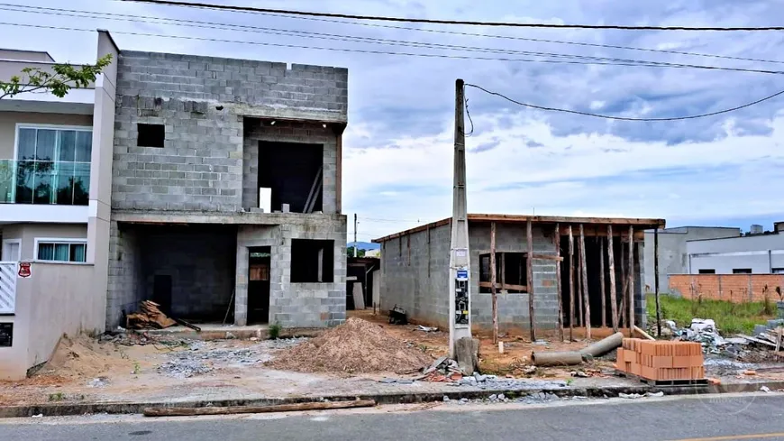 Foto 1 de Sobrado com 3 Quartos à venda, 180m² em Benedito, Indaial