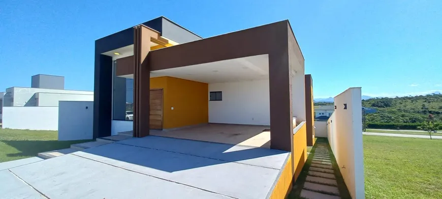 Foto 1 de Casa com 3 Quartos à venda, 230m² em Alphaville, Rio das Ostras