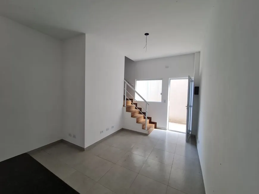 Foto 1 de Casa de Condomínio com 2 Quartos à venda, 55m² em Boqueirão, Praia Grande