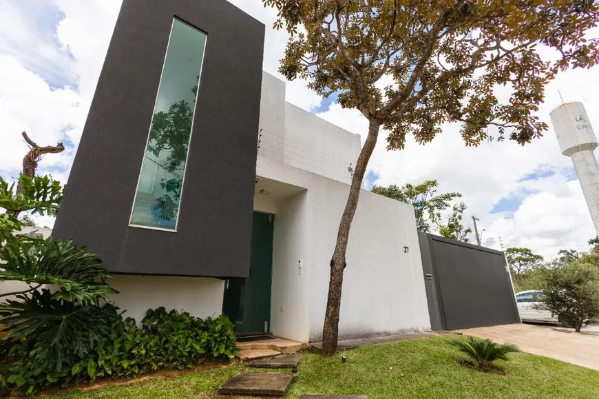 Foto 1 de Casa com 3 Quartos à venda, 305m² em Setor Habitacional Tororo, Brasília