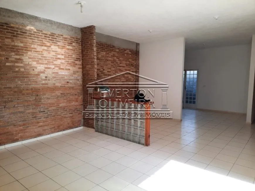 Foto 1 de Casa com 2 Quartos à venda, 150m² em Jardim Flórida, Jacareí