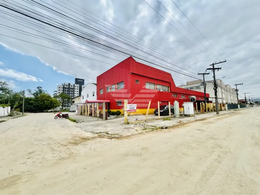 Foto 1 de Galpão/Depósito/Armazém à venda, 1040m² em Oficinas, Tubarão