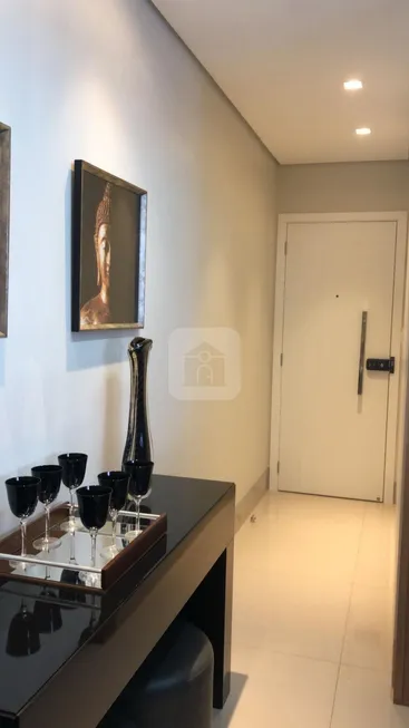 Foto 1 de Apartamento com 3 Quartos à venda, 98m² em Santa Mônica, Uberlândia