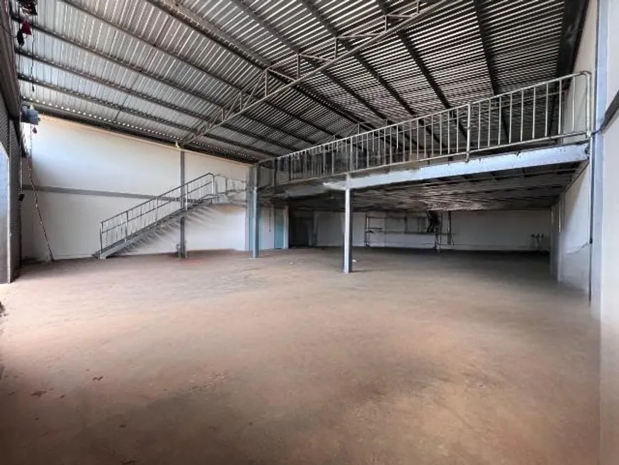 Foto 1 de Ponto Comercial para alugar, 443m² em Segismundo Pereira, Uberlândia