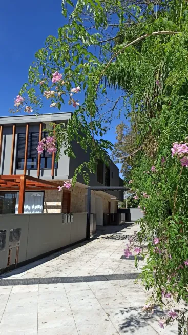Foto 1 de Casa com 3 Quartos para alugar, 154m² em Campeche, Florianópolis
