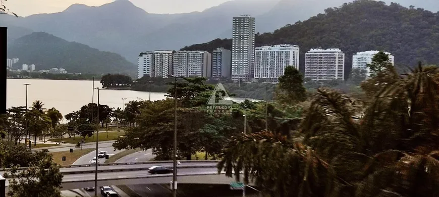 Foto 1 de Apartamento com 2 Quartos à venda, 120m² em Copacabana, Rio de Janeiro