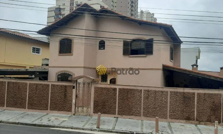 Foto 1 de Sobrado com 3 Quartos à venda, 180m² em Vila Valparaiso, Santo André