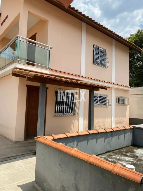 Foto 1 de Sobrado com 2 Quartos à venda, 180m² em Maria Paula, São Gonçalo