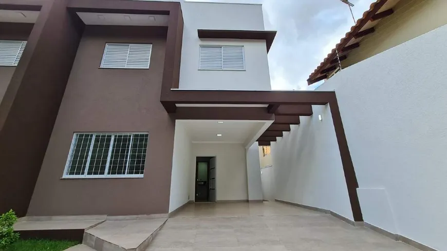 Foto 1 de Sobrado com 3 Quartos à venda, 158m² em Vila Vilas Boas, Campo Grande