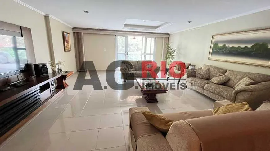 Foto 1 de Apartamento com 4 Quartos à venda, 118m² em  Vila Valqueire, Rio de Janeiro