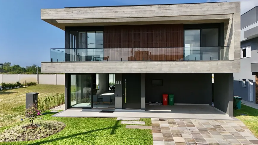 Foto 1 de Casa de Condomínio com 5 Quartos à venda, 350m² em Capao Novo, Capão da Canoa