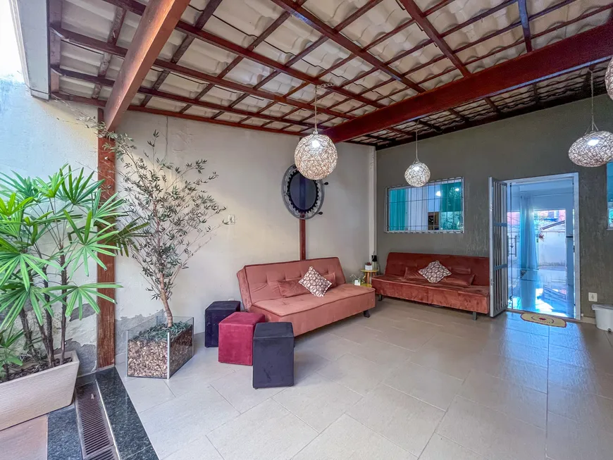 Foto 1 de Casa com 3 Quartos à venda, 152m² em Palmares, Ibirite