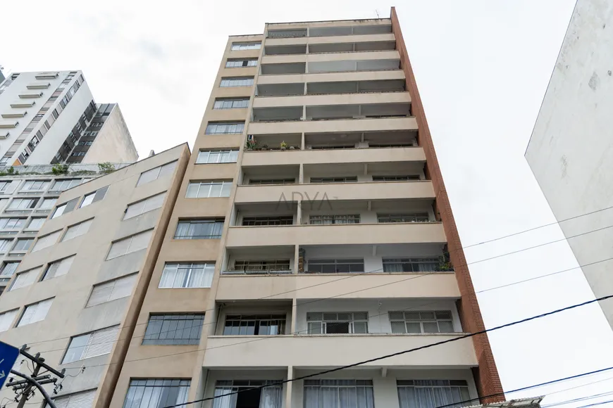 Foto 1 de Apartamento com 2 Quartos à venda, 90m² em Centro, Curitiba