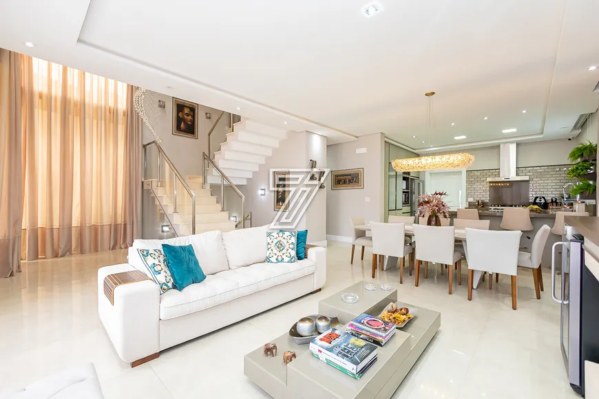 Foto 1 de Casa de Condomínio com 6 Quartos à venda, 374m² em Santa Felicidade, Curitiba