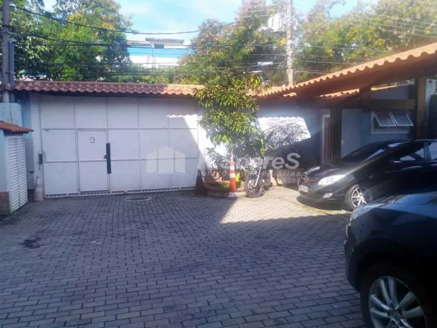 Foto 1 de Imóvel Comercial para alugar, 327m² em  Vila Valqueire, Rio de Janeiro