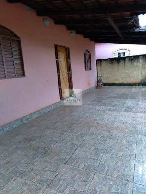Foto 1 de Casa com 4 Quartos à venda, 130m² em , Campo Limpo de Goiás