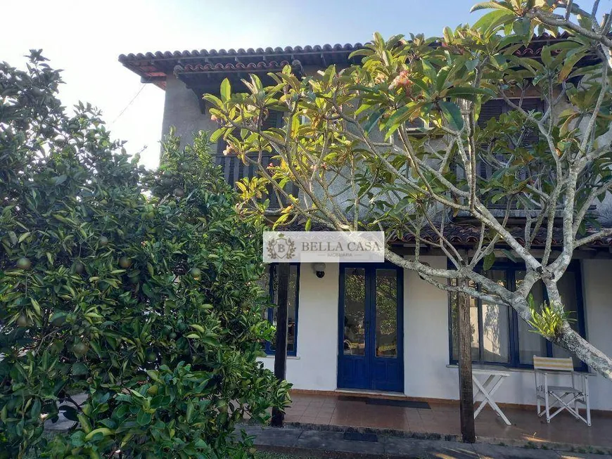 Foto 1 de Casa com 4 Quartos à venda, 600m² em Centro, Araruama