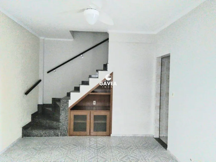 Foto 1 de Casa com 3 Quartos à venda, 84m² em Vila Voturua, São Vicente