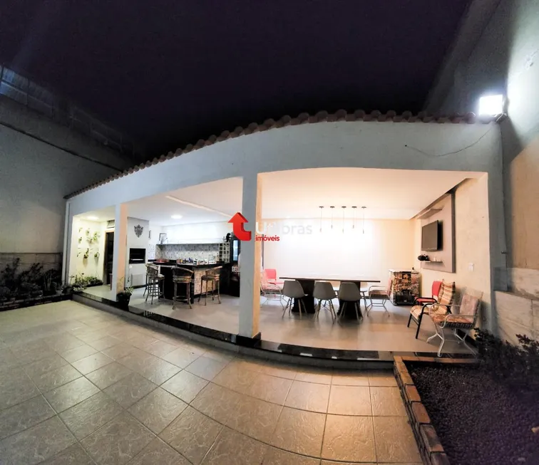 Foto 1 de Casa com 3 Quartos à venda, 217m² em Ipiranga, Belo Horizonte