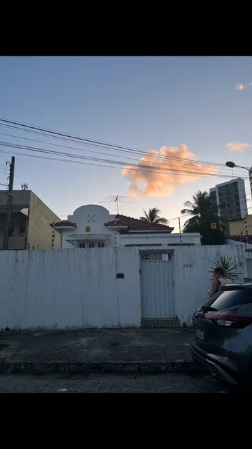 Foto 1 de Casa com 5 Quartos para venda ou aluguel, 180m² em Encruzilhada, Recife