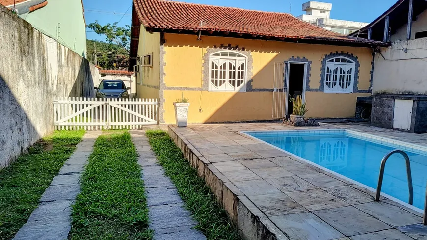 Foto 1 de Casa com 3 Quartos à venda, 195m² em Piratininga, Niterói