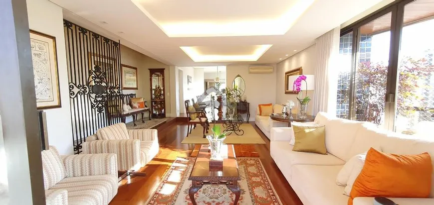 Foto 1 de Apartamento com 3 Quartos à venda, 214m² em Cambuí, Campinas