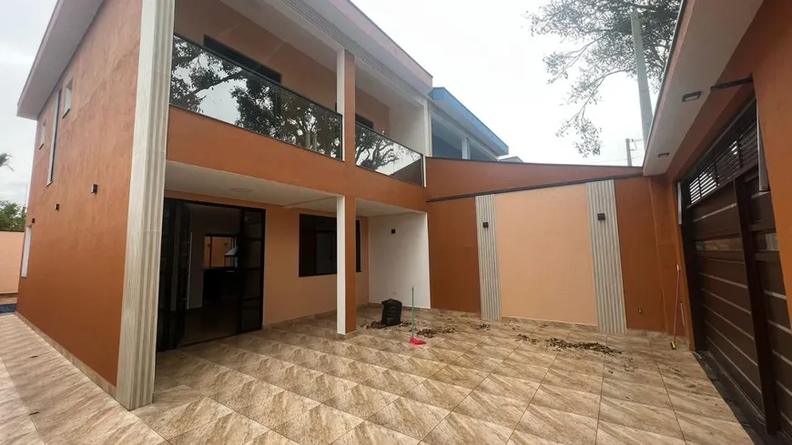 Foto 1 de Casa com 3 Quartos à venda, 126m² em Balneário Gaivotas, Itanhaém