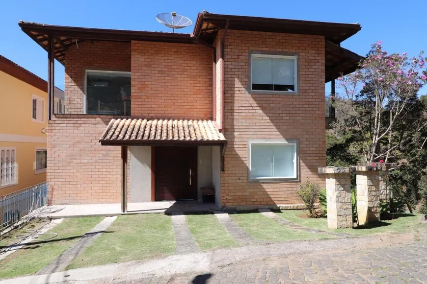 Foto 1 de Casa de Condomínio com 4 Quartos à venda, 285m² em Vargem Grande, Teresópolis