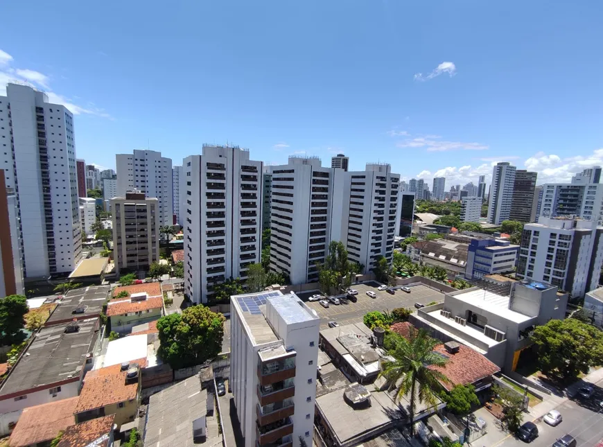 Foto 1 de Apartamento com 4 Quartos à venda, 180m² em Tamarineira, Recife