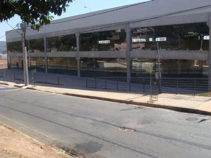 Foto 1 de Ponto Comercial para alugar, 462m² em Ressaca, Contagem