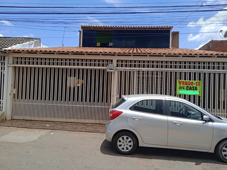 Foto 1 de Sobrado com 4 Quartos à venda, 204m² em Ceilandia Norte, Brasília