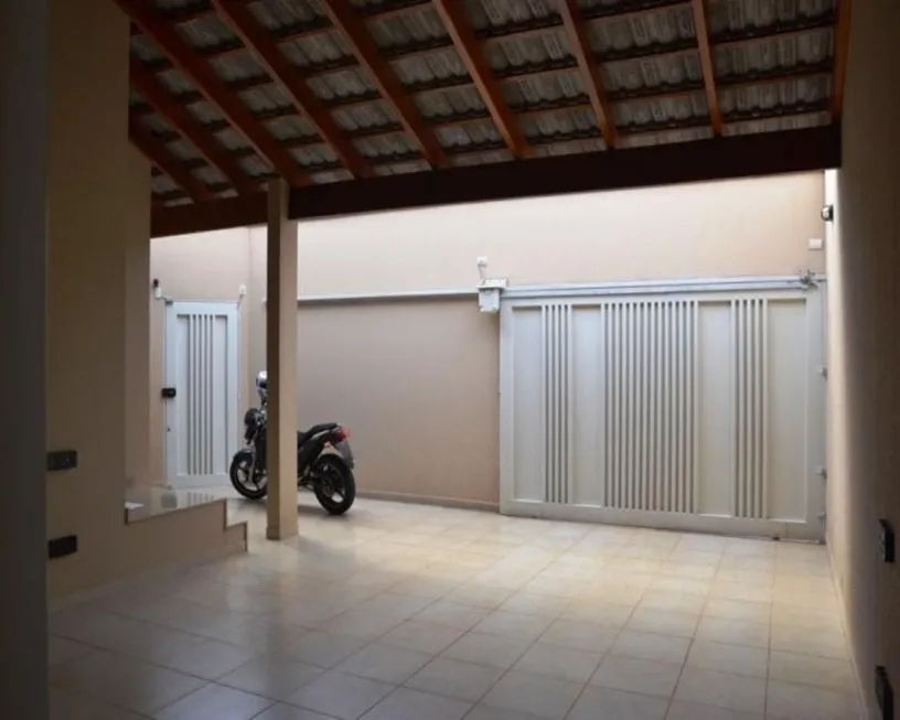 Foto 1 de Casa com 3 Quartos à venda, 190m² em Alto Umuarama, Uberlândia