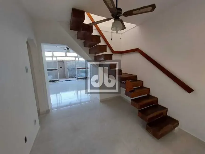 Foto 1 de Casa com 5 Quartos à venda, 150m² em Portuguesa, Rio de Janeiro