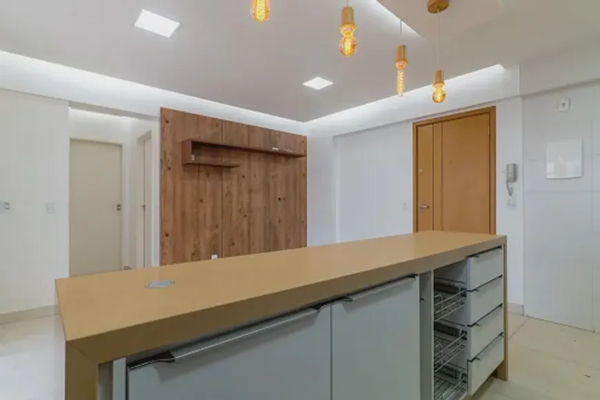 Foto 1 de Apartamento com 2 Quartos à venda, 65m² em Água Verde, Curitiba