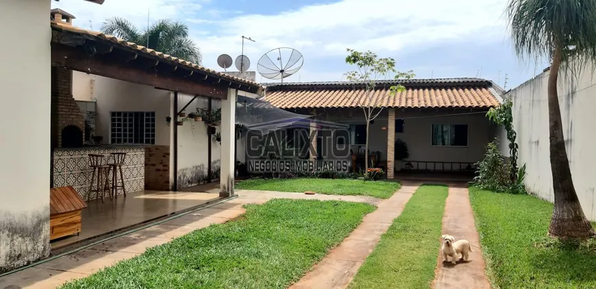 Foto 1 de Casa com 3 Quartos à venda, 165m² em Jardim Brasília, Uberlândia