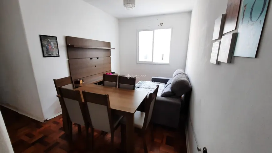 Foto 1 de Apartamento com 3 Quartos à venda, 54m² em São Sebastião, Porto Alegre