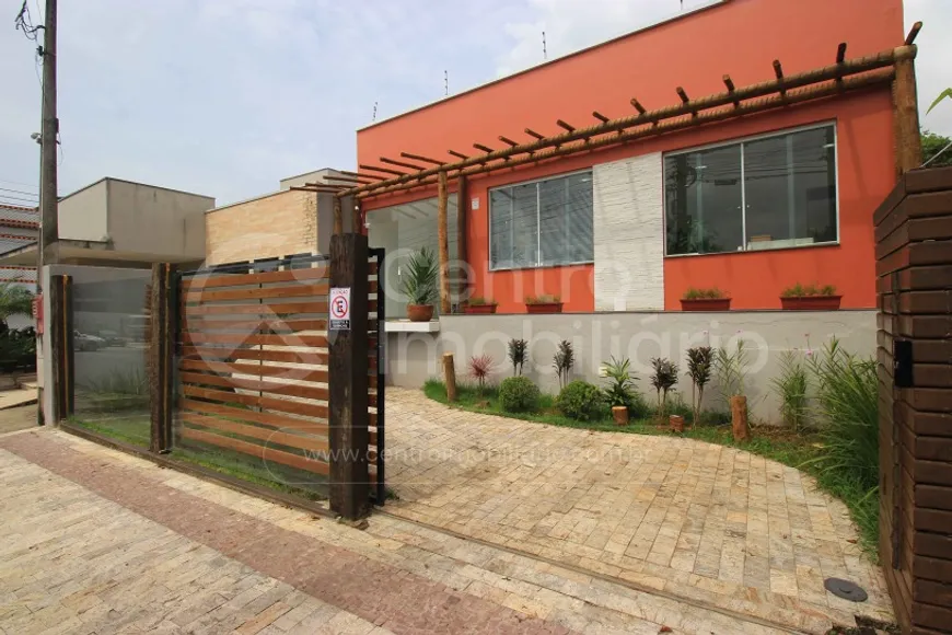 Foto 1 de Casa com 1 Quarto à venda, 73m² em Centro, Peruíbe
