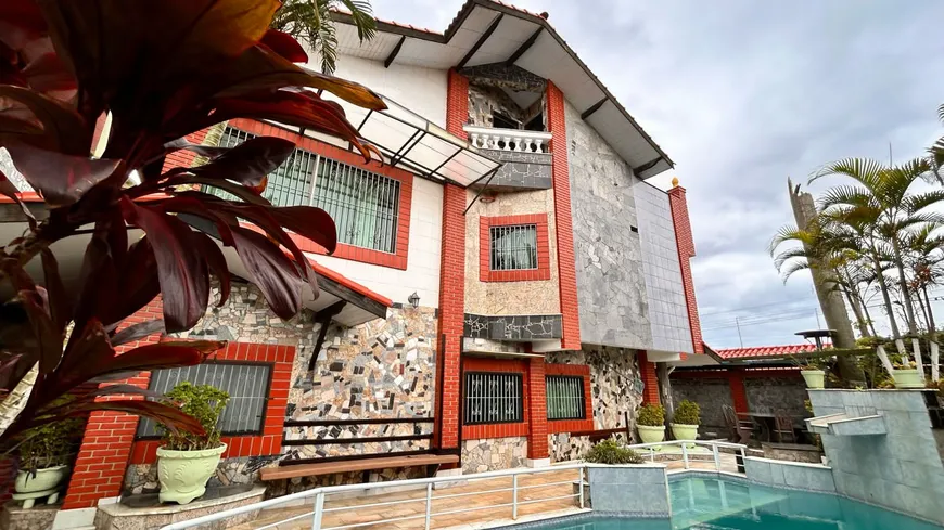 Foto 1 de Casa com 12 Quartos à venda, 520m² em Luíza Mar, Itanhaém