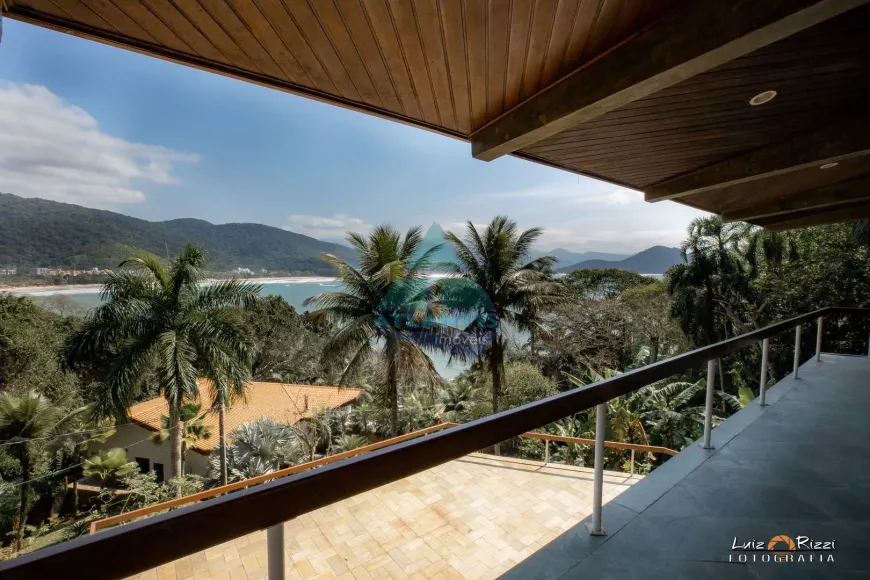 Foto 1 de Casa com 4 Quartos à venda, 204m² em Praia das Toninhas, Ubatuba