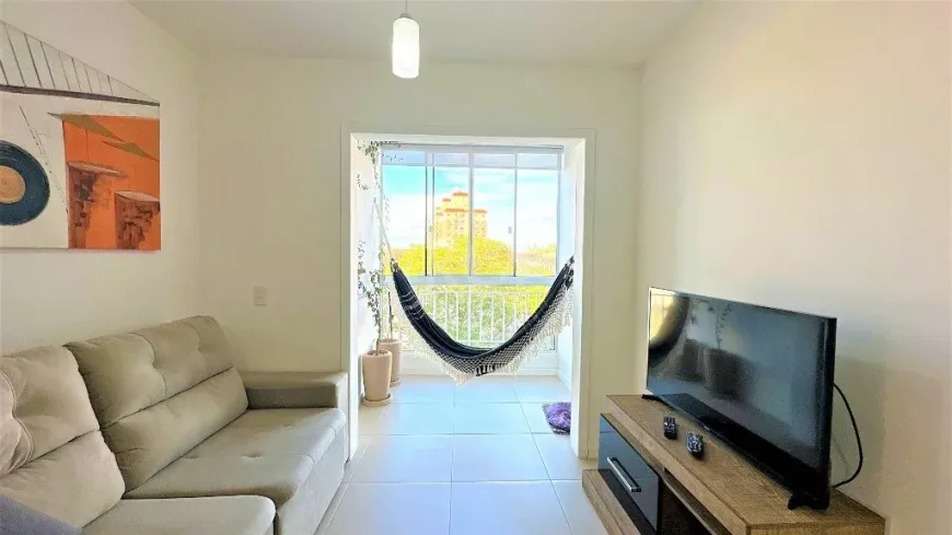 Foto 1 de Apartamento com 3 Quartos à venda, 56m² em Teresópolis, Porto Alegre