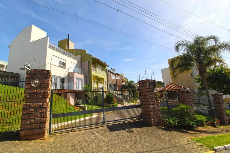 Foto 1 de Casa de Condomínio com 3 Quartos à venda, 240m² em Vila Nova, Porto Alegre