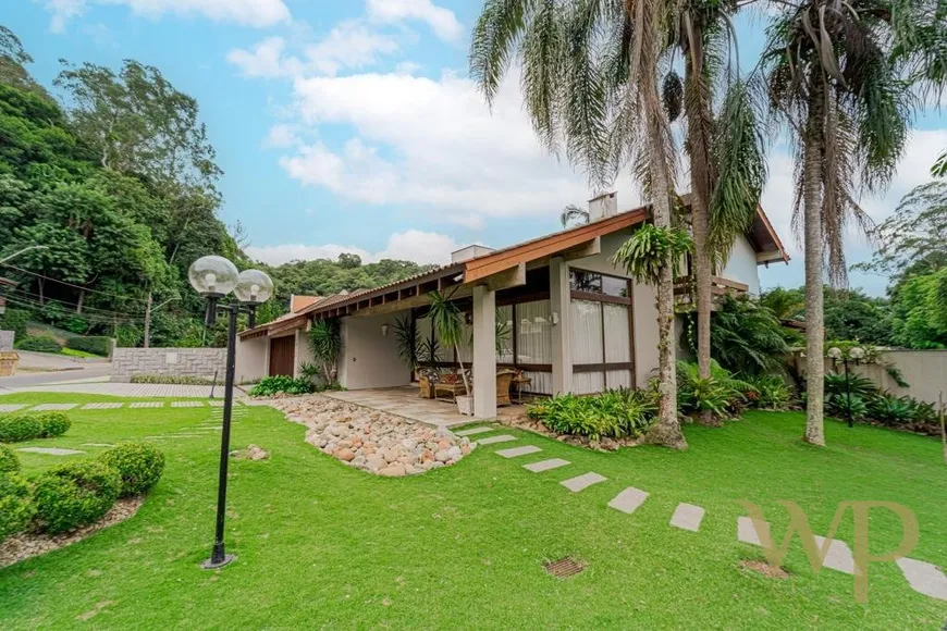 Foto 1 de Casa de Condomínio com 4 Quartos à venda, 418m² em Saguaçú, Joinville