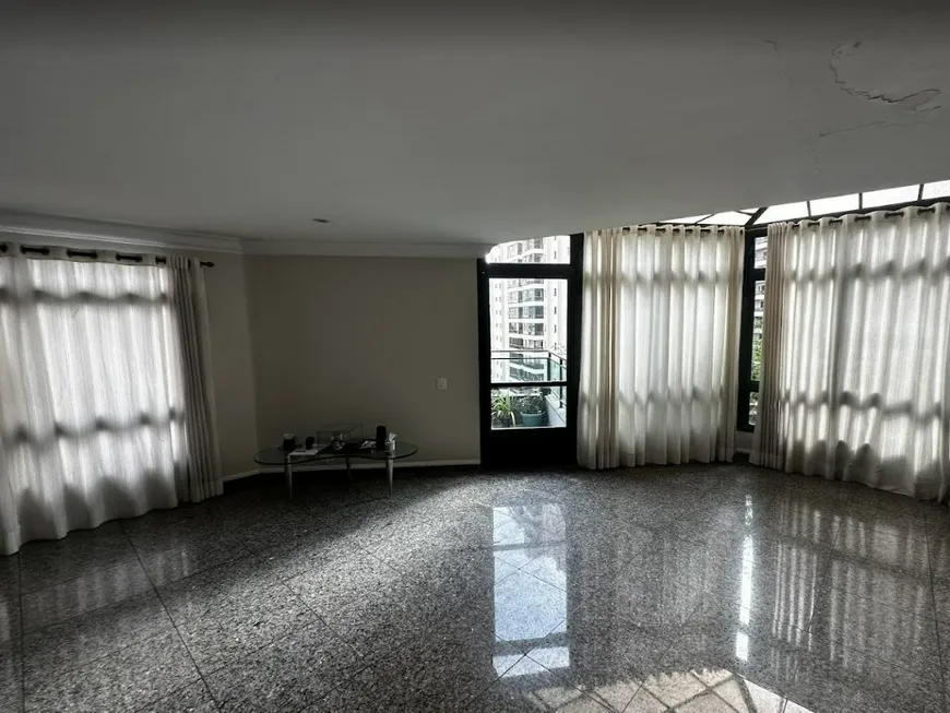 Foto 1 de Apartamento com 3 Quartos à venda, 200m² em Vila Suzana, São Paulo