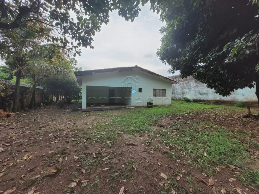 Foto 1 de Fazenda/Sítio com 3 Quartos à venda, 250m² em Estancia Nossa Senhora de Fatima Zona Rural, São José do Rio Preto